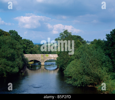 L'aqueduc de Brynich transportant le canal Monbucshire et Brecon au-dessus de la rivière Usk près de Brecon, Powys, pays de Galles du Sud Banque D'Images