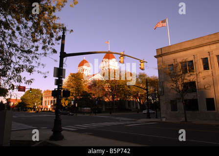 Tôt le matin à la place de la ville à Crown Point, Indiana Banque D'Images