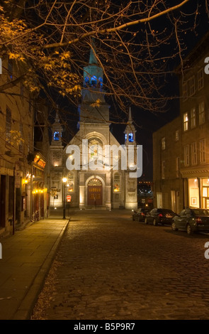 Une vue de la nuit de l'Église Bonsecours sur la rue Saint-Paul dans le Vieux Montréal Banque D'Images