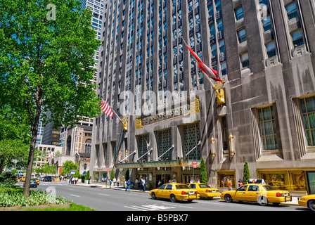 L'hôtel Waldorf Astoria sur 'Park Avenue' à Manhattan, New York City. Banque D'Images