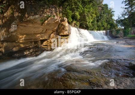 Chute d'Ieng Pha dans le Tat tonne National Park Chaiyaphum Thaïlande Banque D'Images