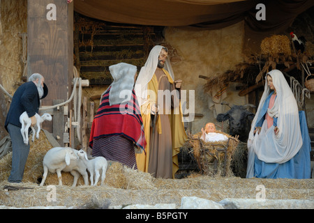 Représentation d'une tradition de Noël nativité à Saint Peter square Rome Vatican Banque D'Images