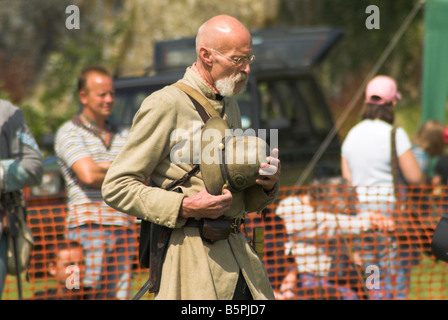 Un soldat confédéré se distingue en souvenir de ceux qui sont tombés dans la guerre civile américaine - Borde Hill Country Fair, West Sussex. Banque D'Images