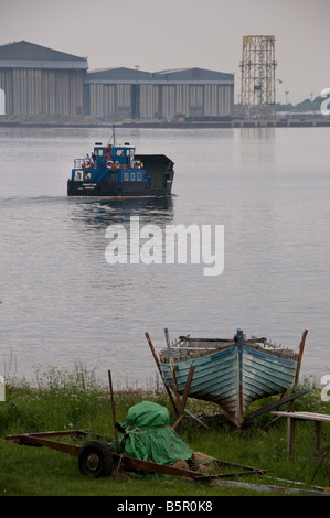 Le plus petit ferry Cromarty car ferry au Royaume-Uni désactiver chargement et chargement à 15 minutes de traversée pour Cromarty à Nigg Banque D'Images