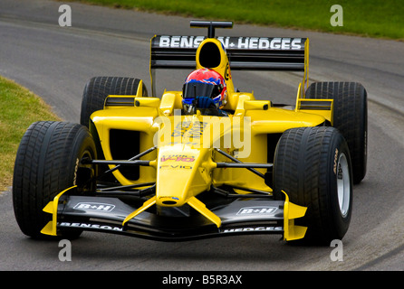 2003 Jordan-Ford EJ13 avec chauffeur Andrew Tate au Goodwood Festival of Speed, Sussex, UK. Banque D'Images