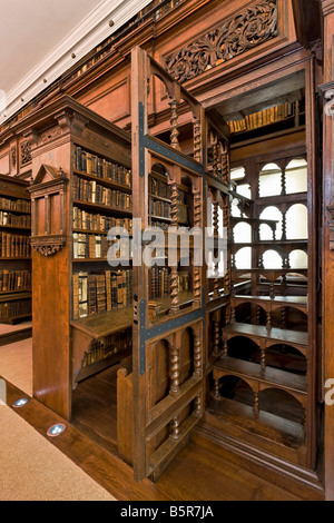 Bibliothèque Une bibliothèque médiévale Fellows au Jesus College à Oxford Banque D'Images