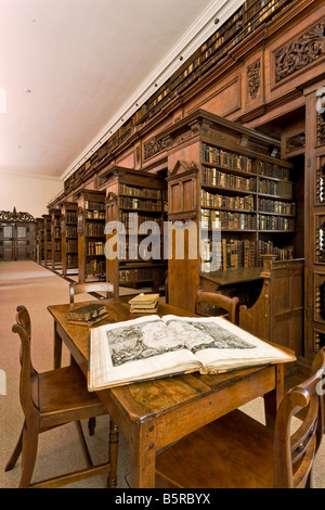 Bibliothèque Une bibliothèque médiévale Fellows au Jesus College à Oxford Banque D'Images