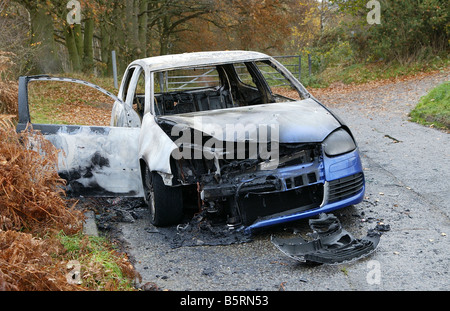 Une voiture qui a été abandonné Banque D'Images