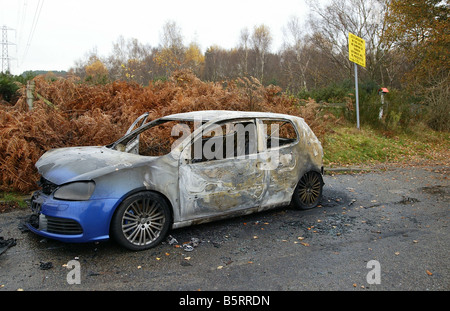 Une voiture qui a été abandonné Banque D'Images