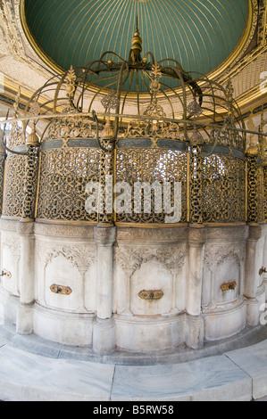 Turquie Istanbul Musée Sainte-sophie Sadirvan Abolition fontaine construite 1740 Banque D'Images