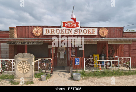 Austin Texas Hill Country Broken Spoke honky tonk bar saloon restaurant salle de danse country western music venue Banque D'Images