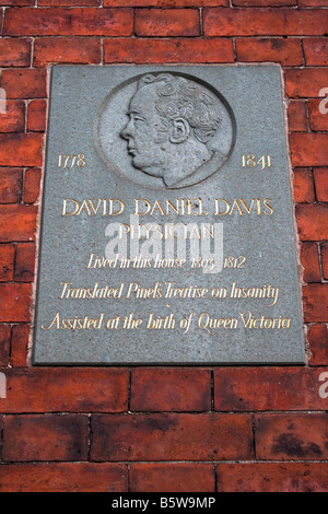 Plaque murale commémorative à Paradise Square Sheffield City Centre Angleterre Royaume-Uni David Daniel Davis médecin Banque D'Images