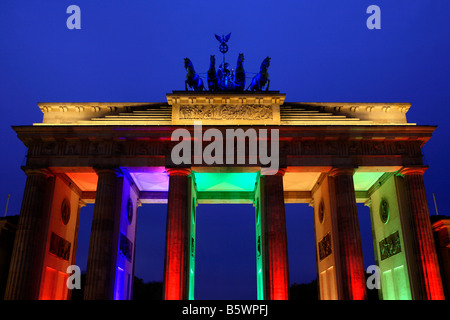 Le 18e siècle porte de Brandebourg (1781) pendant le Festival des lumières à Berlin, Allemagne Banque D'Images