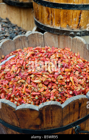 Piment rouge à vendre à Assouan Souk un bazar coloré connu localement comme la charia comme-Souk, Assouan Egypte Banque D'Images