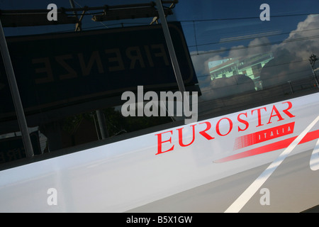 Côté de transport de train Eurostar italien. Banque D'Images