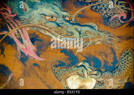 Peinture de dragon sur le plafond de la Temple Sensoji à Asakusa, Tokyo, Japon Banque D'Images