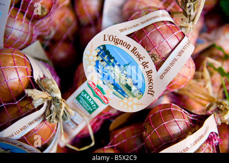 Borough Market , Sacs de L'Oignon Rose de Roscoff , Prince de Bretagne , belle rose doux Oignons de Bretagne Banque D'Images