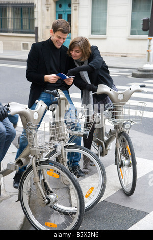 Les touristes à paris Banque D'Images