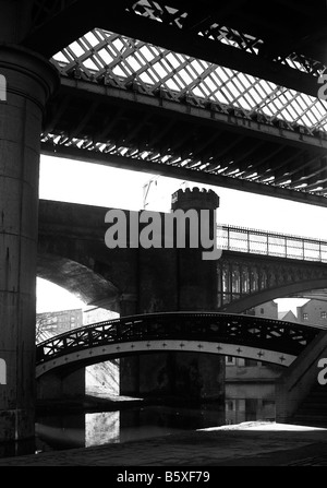 Des ponts de Castlefields Manchester en Angleterre Banque D'Images