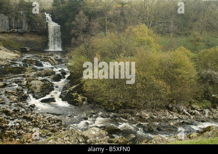 Une vue de Thornton vigueur cascade dans les Yorkshire Dales Banque D'Images