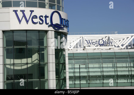 Ville de Southampton, en Angleterre. Vue rapprochée de l'entrée de terrasse Portland Southampton West Quay shopping complex. Banque D'Images