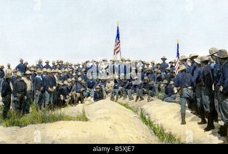 Le Colonel Roosevelt Rough Riders et où ils facturés sur San Juan Hill Guerre hispano-américaine. La main, d'une photographie de demi-teinte Banque D'Images