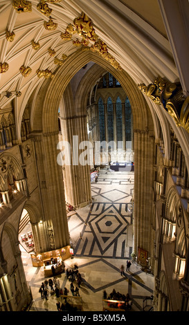 Le transept sud et le toit restauré de la cathédrale de York, York, Angleterre Banque D'Images