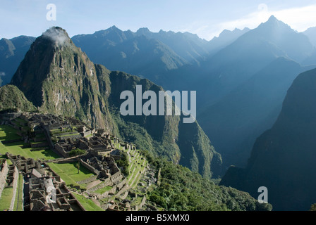 Lever du soleil sur le Machu Picchu au Pérou Banque D'Images