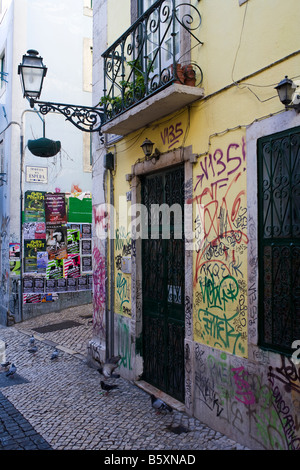 Lisbonne, Portugal. dans le graffiti artistique zone Barrio Alto Banque D'Images