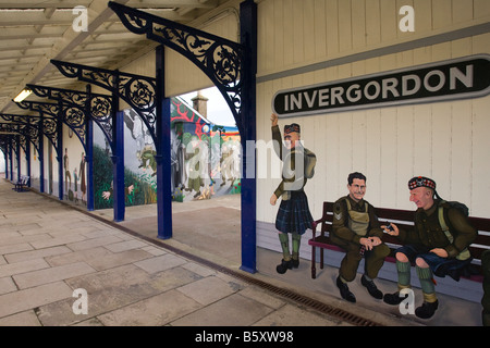 Off the Wall' commandé de peintures murales et de peintures murales à Invergordon Invernesshire Scotland UK Banque D'Images