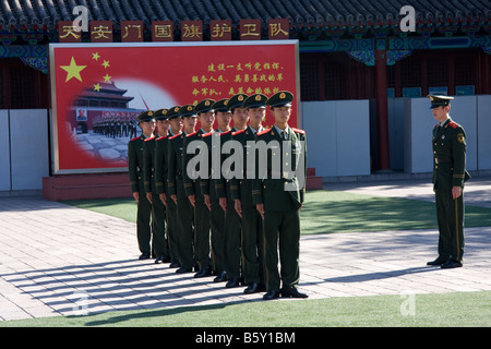 La formation des policiers à l'intérieur de la Cité interdite à Pékin, Chine Banque D'Images