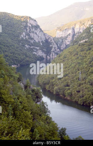 Lac artificiel Bocac vue depuis la route Banja Luka Jajce Bosnie-herzégovine Banque D'Images