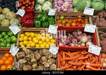 Fruits et légumes au marché à Ponta Delgada, São Miguel, Açores, Portugal Banque D'Images