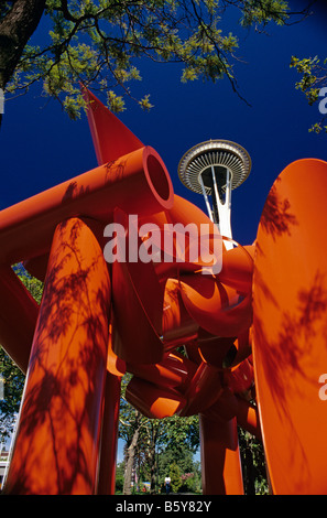 Journée d'été au Seattle Center avec Space Needle et exposition artistique, Seattle, État de Washington Banque D'Images