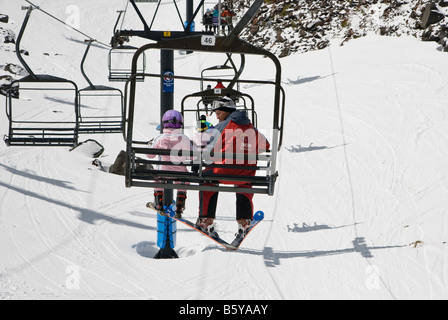 Télésiège des skieurs à Alpe Skifield, Ruapehu, Nouvelle-Zélande Banque D'Images