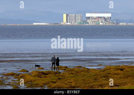 Centrale nucléaire d'Heysham sur la baie de Morecambe Banque D'Images