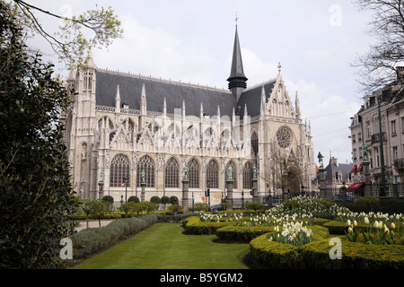 Notre-dame-de-le-Sablon Church (Église du Sablon) vu de la Place du Petit Sablon jardins, Place du Sablon, Bruxelles, Belgique. (44) Banque D'Images