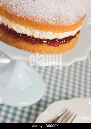 Sur une éponge Victoria Cake Stand Banque D'Images