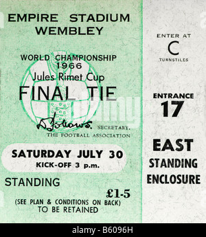 Gros plan d'une véritable finale de la Coupe du Monde 1966 Billet (Angleterre 4 - France 2) Banque D'Images