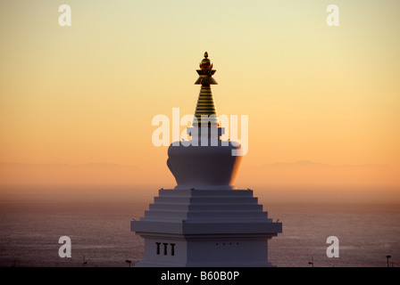 Temple de Benalmádena, Costa del Sol, Málaga, Andalousie, espagne. L'Illumination Stupa. Banque D'Images