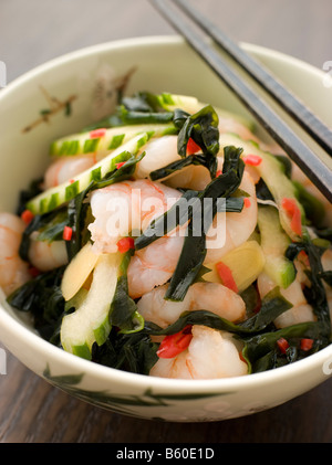 Wakame tigrée et salade de concombre au gingembre Banque D'Images