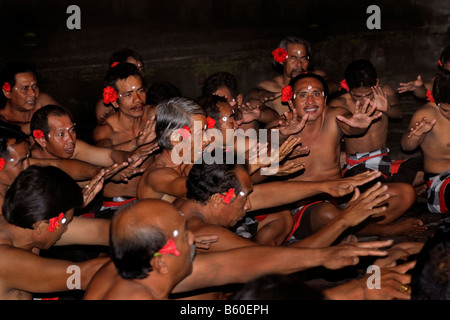 Dancers performing Kecak, Ketjak Ketiak ou la danse dans Ubud, Bali, Indonésie, Asie Banque D'Images