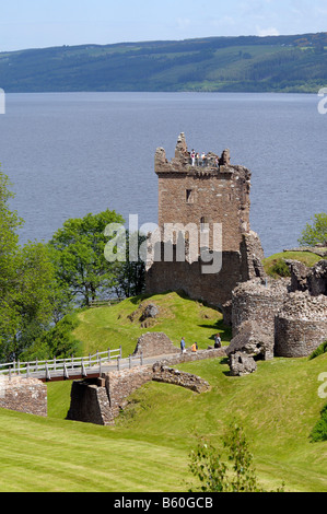 Le Château d'Urquhart, célèbre château ruines sur le Loch Ness, Ecosse, Grande-Bretagne, Europe Banque D'Images