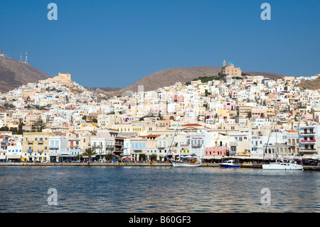 Waterfront d'Ermoupoli, Syros, Grèce Banque D'Images