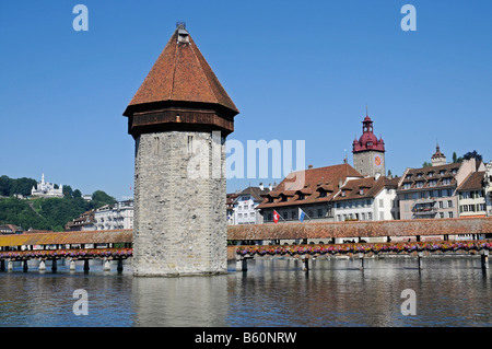 Kapellbruecke, pont de la chapelle, château d'eau, rivière Reuss, Suisse, Europe Banque D'Images