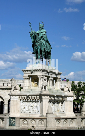 Statue équestre en bronze de Saint Stephen, le roi responsables de la propagation du christianisme dans l'ensemble de la Hongrie, Budapest, Hongrie Banque D'Images