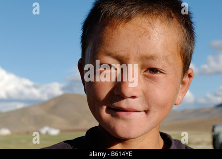 Kazakh, le garçon de Mongolie, du Kazakhstan, de la Mongolie, l'Asie Banque D'Images