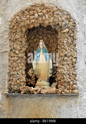 Statue de la Vierge Marie, village de montagne Valloria, une partie du district de Dolcedo, Riviera dei Fiori, Ligurie, Italie, Europe Banque D'Images