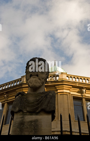 Shedonian statue à l'extérieur du théâtre, de l'Université d'Oxford Banque D'Images