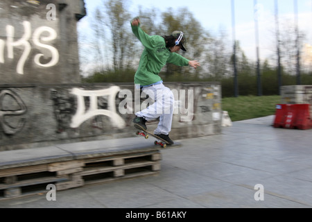 La planche à skatepark à Katowice, Pologne. Banque D'Images